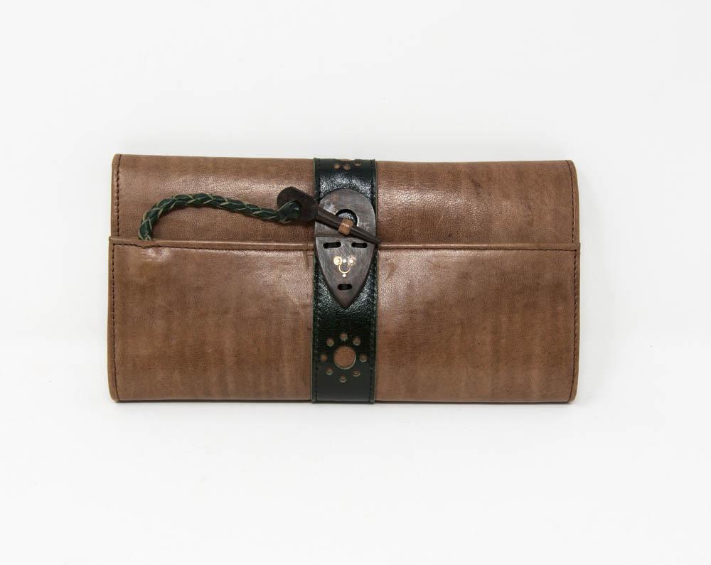 Women's luxury leather wallets & purses