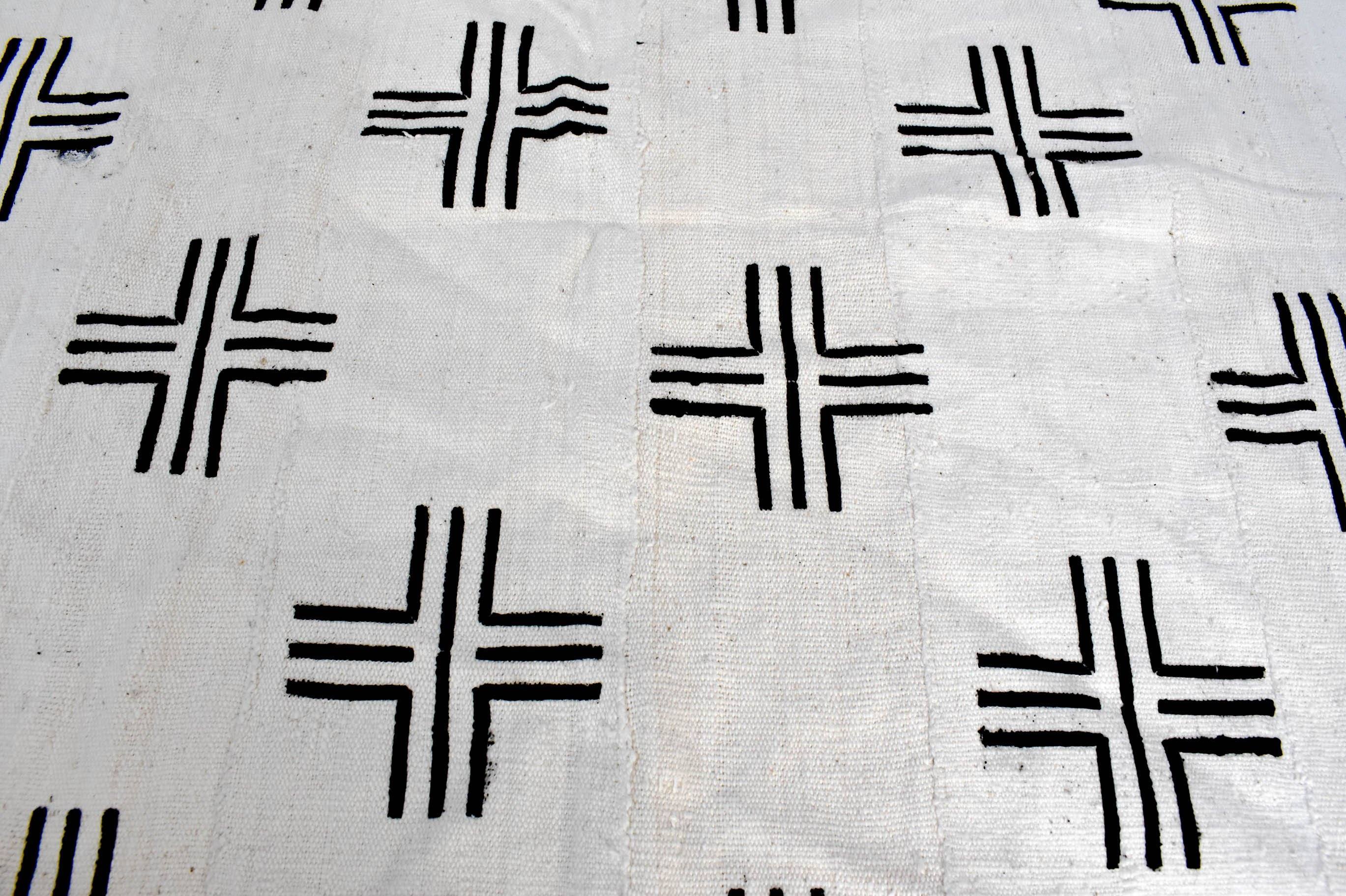 MC282 - Authentic Handmade Mali Mudcloth Fabric, Black and White